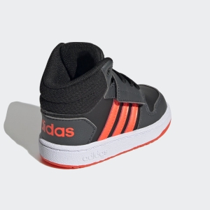 Детски маратонки Adidas Hoops 2.0